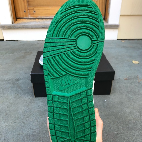 Air Jordan 1 Grey Green SE (Dead-Stock) - Picture 2 of 10